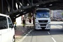 LKW blieb unter Bruecke haengen Koeln Deutz Opladenerstr Deutz Muelheimerstr P012